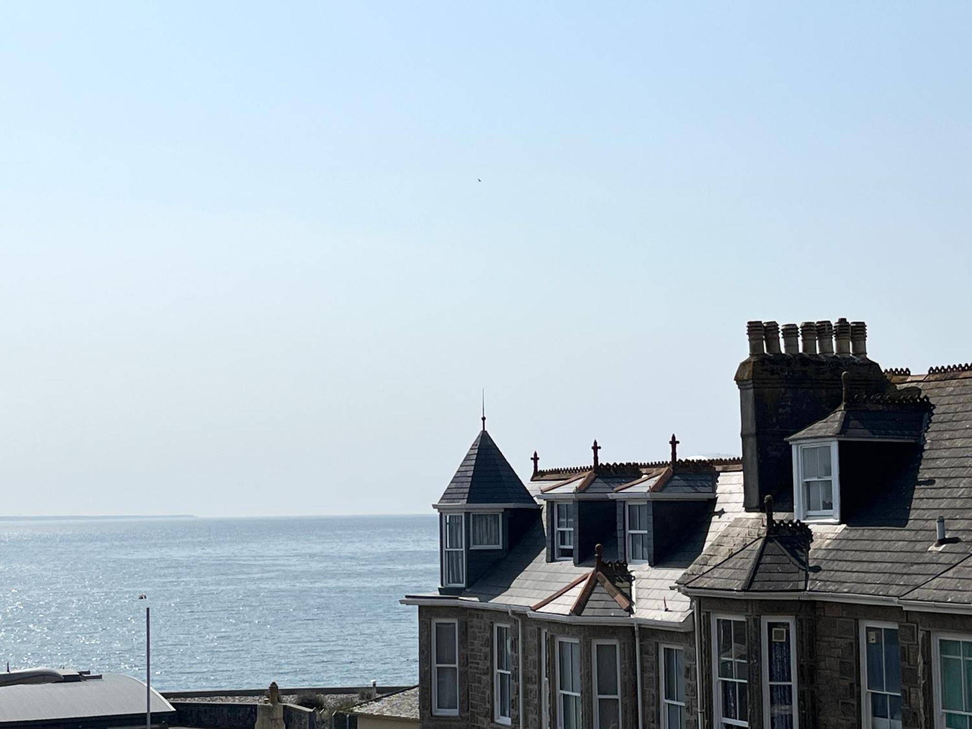 Spacious Near Seafront & Train Station 5 Bed Sleeps 10- Penzance