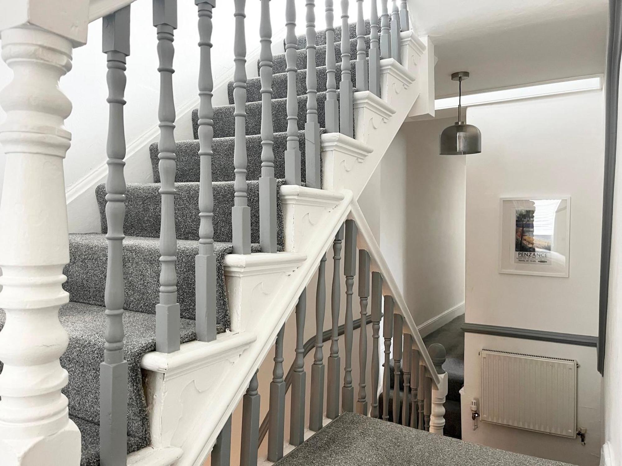 Spacious Near Seafront & Train Station 5 Bed Sleeps 10- * Penzance
