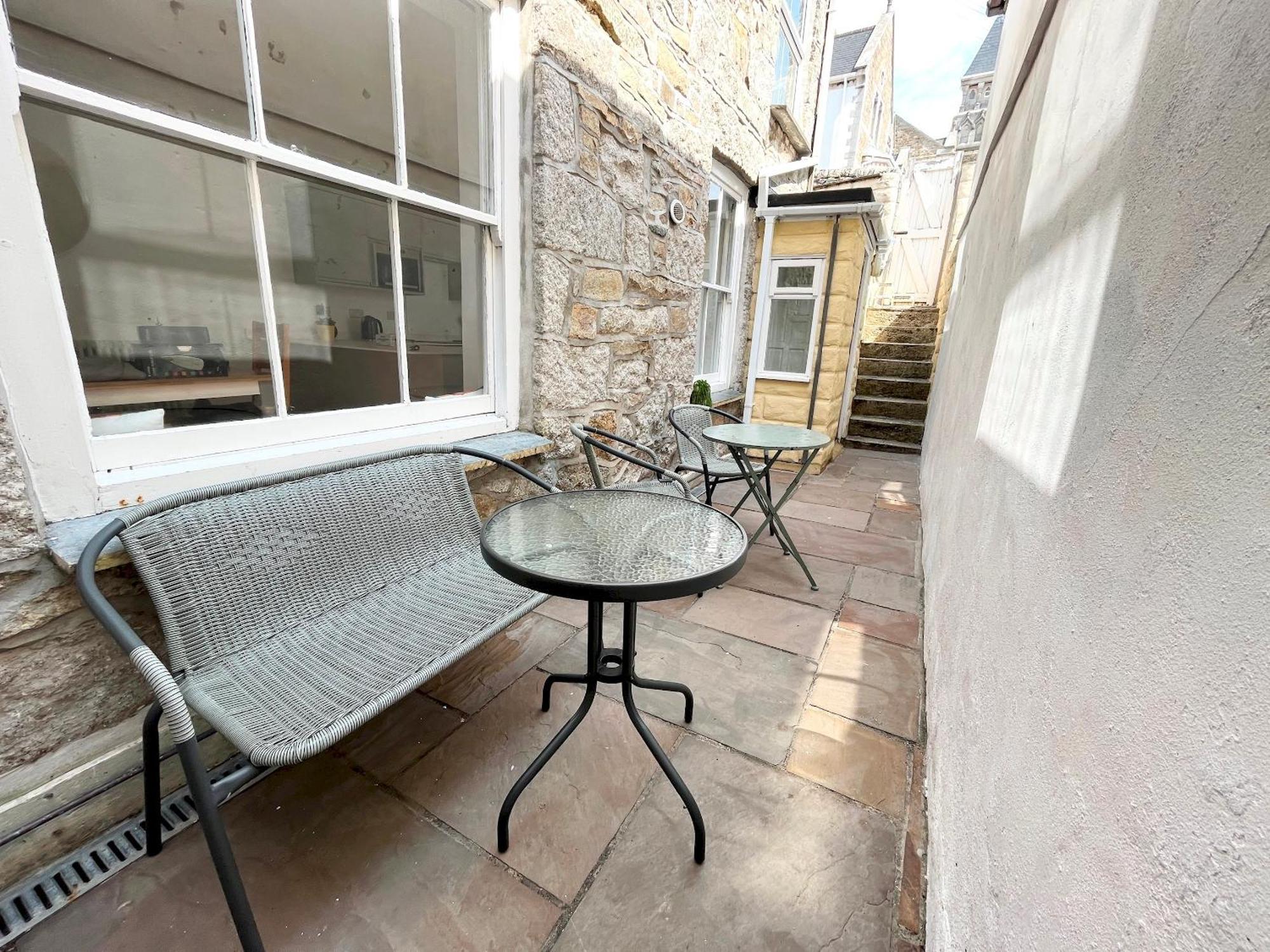 Spacious Near Seafront & Train Station 5 Bed Sleeps 10- * Penzance