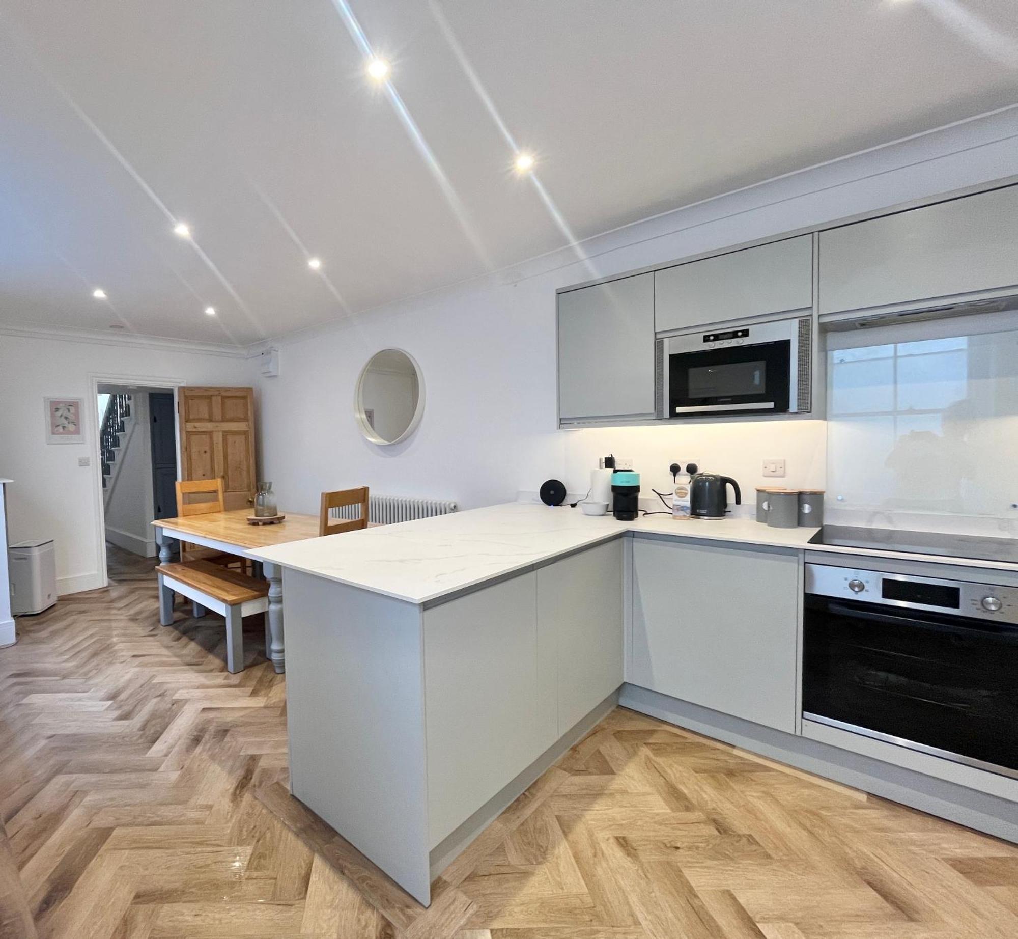 Spacious Near Seafront & Train Station 5 Bed Sleeps 10- Penzance